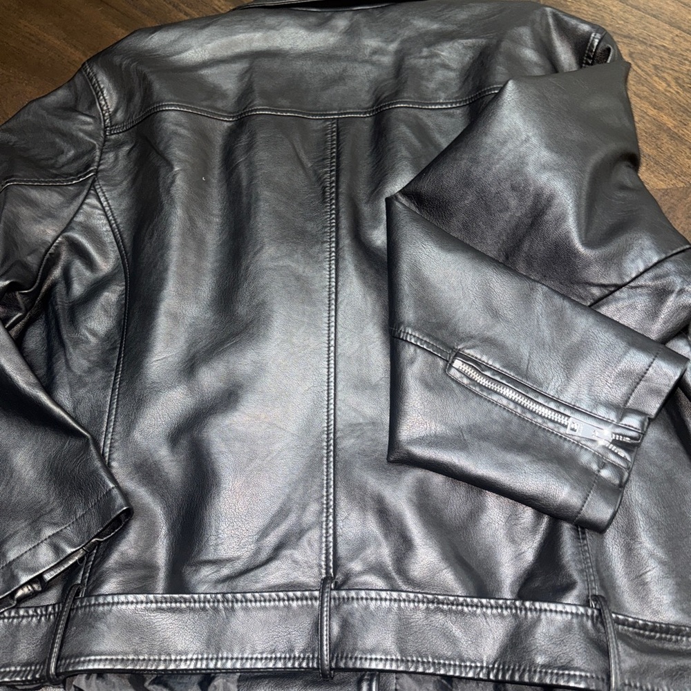 NWOT Levi's womens The Belted Faux Leather Moto Jacket - Picture 13 of 13